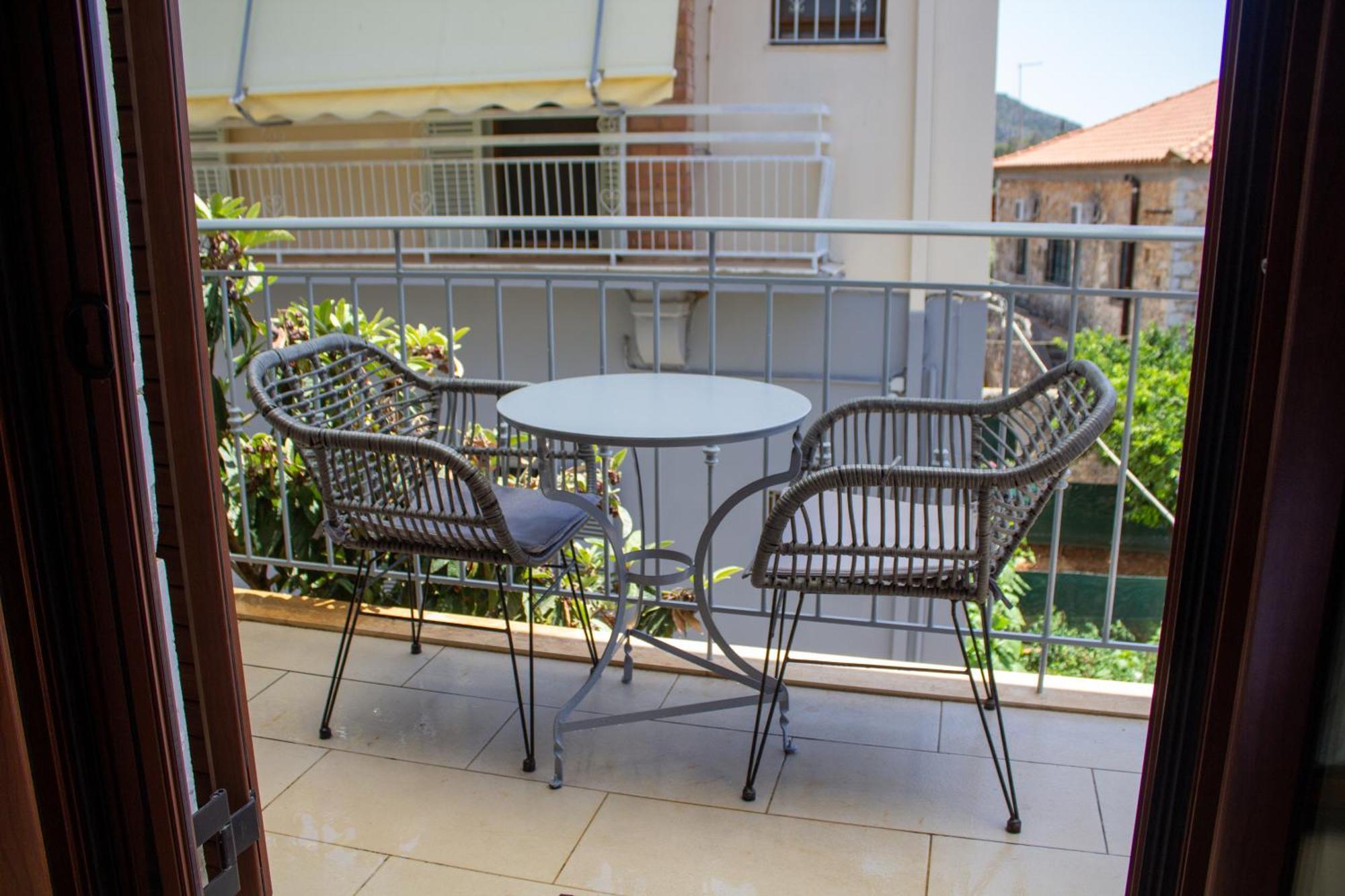 Kritamos Apartments Kardamyli Exterior photo