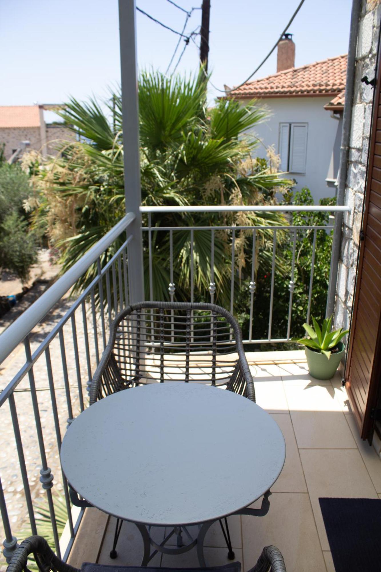 Kritamos Apartments Kardamyli Exterior photo