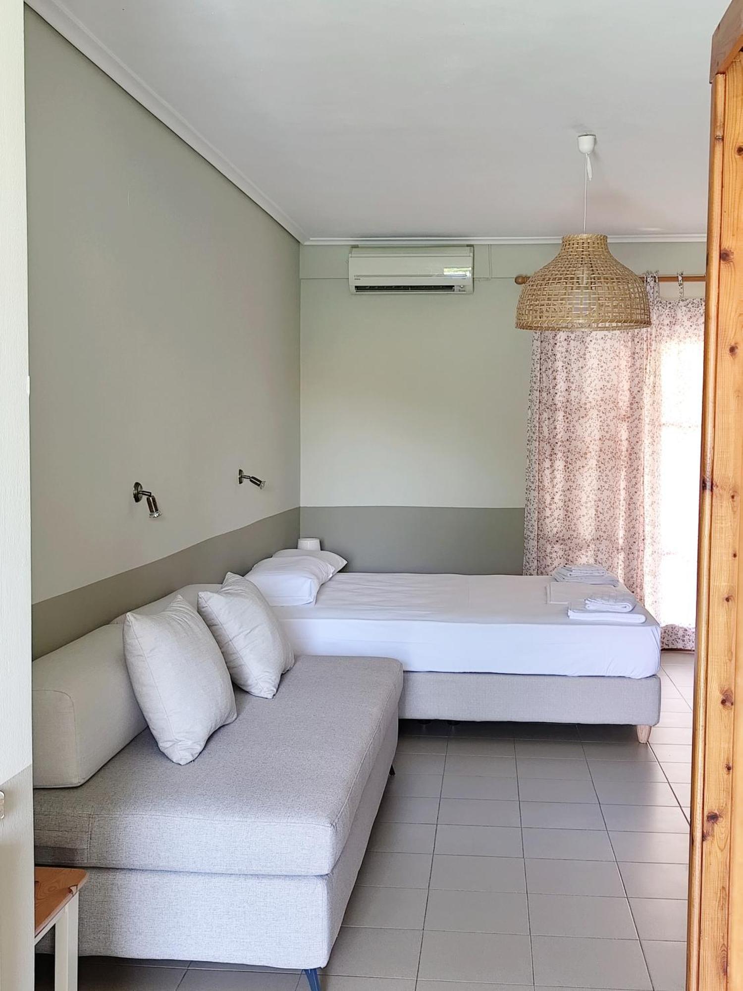 Kritamos Apartments Kardamyli Exterior photo
